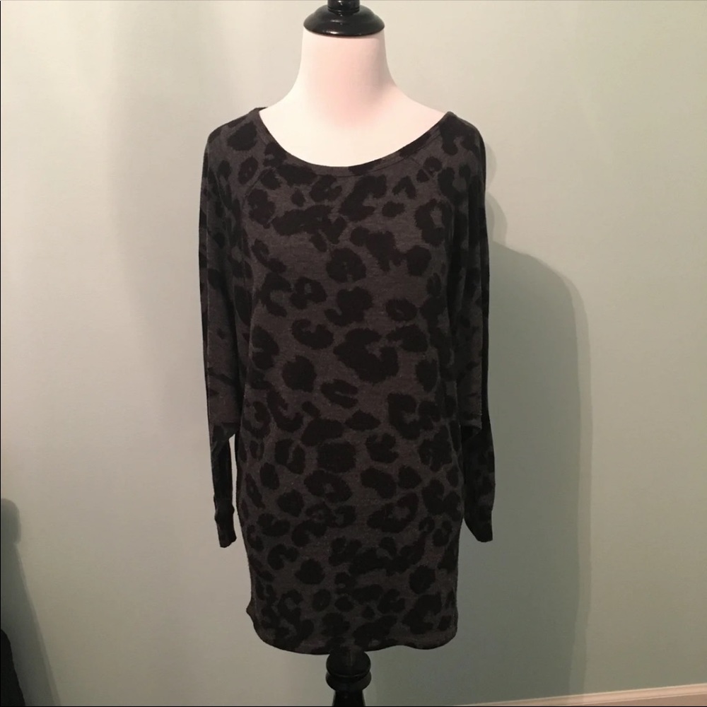 Enti grey leopard print sweater